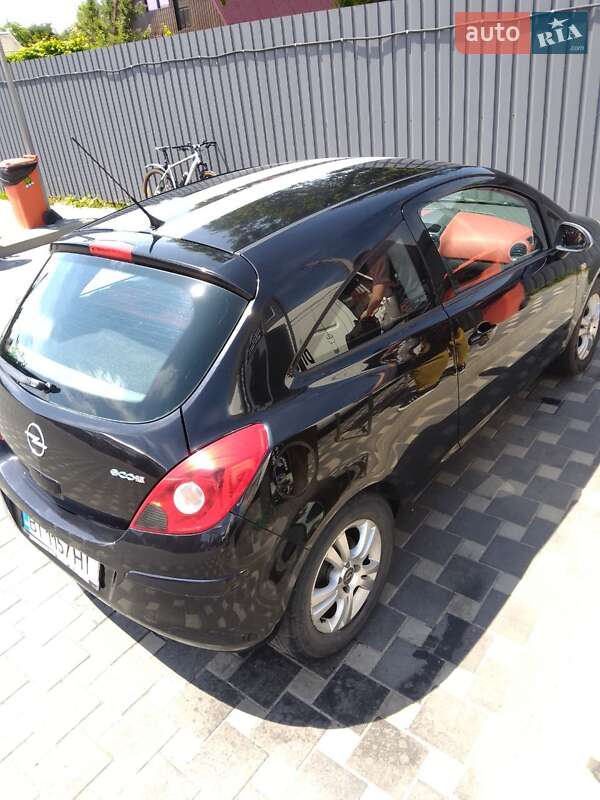 Хэтчбек Opel Corsa 2011 в Полтаве