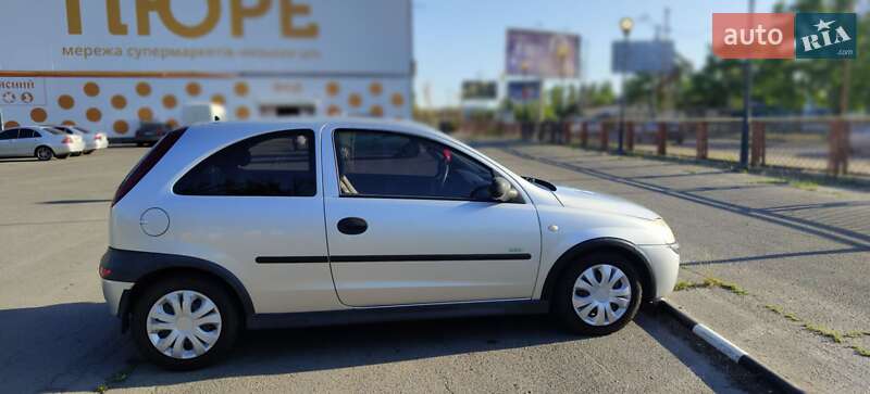 Хэтчбек Opel Corsa 2002 в Одессе