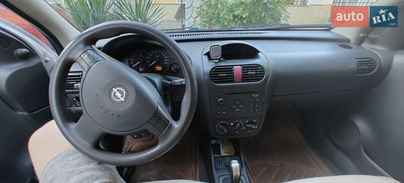 Хэтчбек Opel Corsa 2002 в Одессе