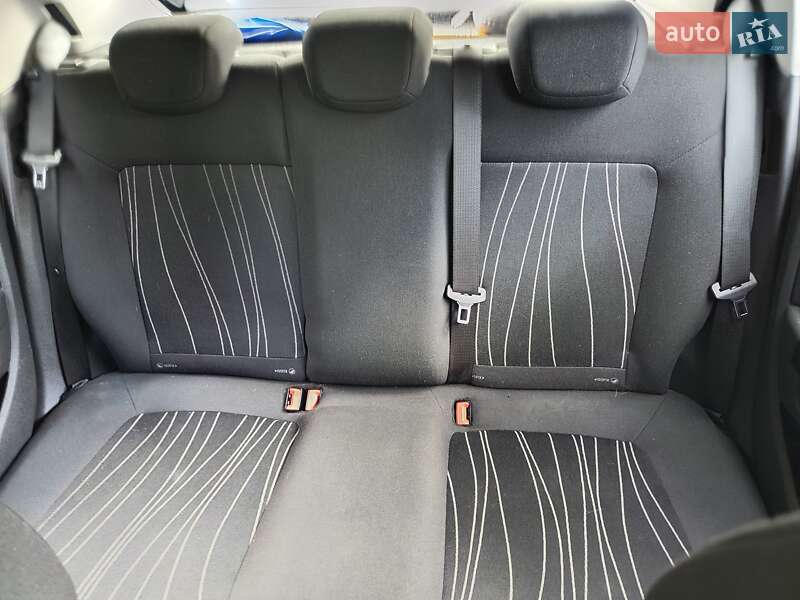 Хэтчбек Opel Corsa 2009 в Чернигове