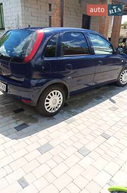 Хэтчбек Opel Corsa 2004 в 
