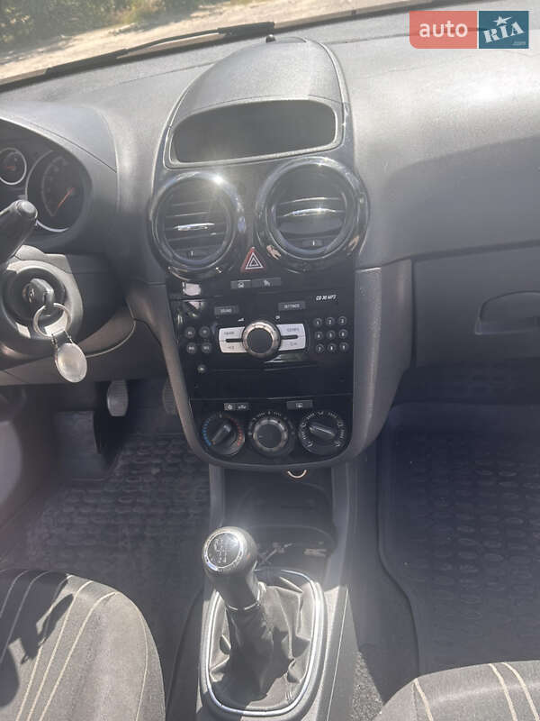 Хэтчбек Opel Corsa 2010 в Житомире фото 11 Хэтчбек Opel Corsa 2010 в Житомире
