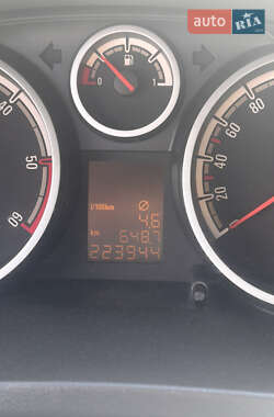 Хэтчбек Opel Corsa 2010 в 