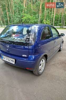 Хэтчбек Opel Corsa 2006 в 
