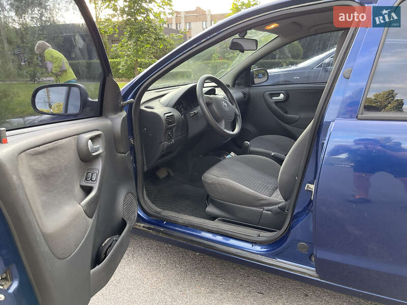 Хэтчбек Opel Corsa 2003 в Броварах