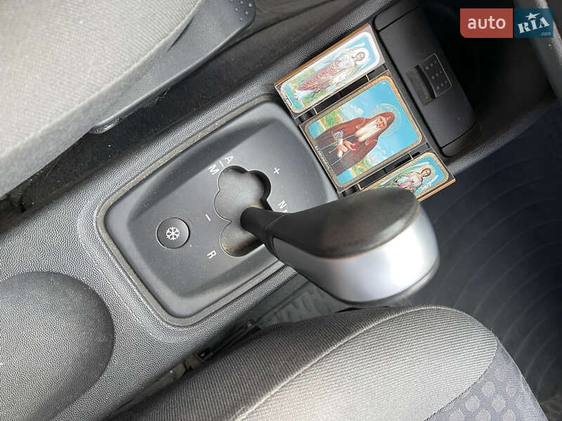 Хэтчбек Opel Corsa 2003 в Броварах