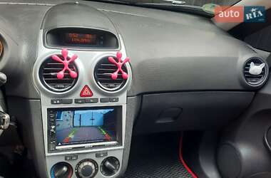 Хэтчбек Opel Corsa 2012 в 