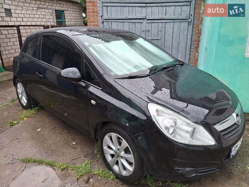 Хэтчбек Opel Corsa 2009 в Коростене