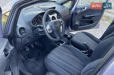 Хэтчбек Opel Corsa 2007 в 