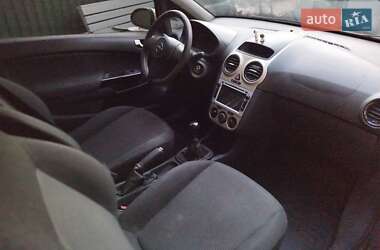 Хэтчбек Opel Corsa 2009 в 