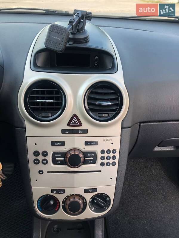 Хэтчбек Opel Corsa 2008 в Ивано-Франковске