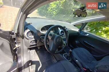 Хэтчбек Opel Corsa 2011 в 