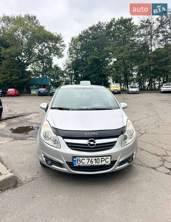Хэтчбек Opel Corsa 2006 в Львове