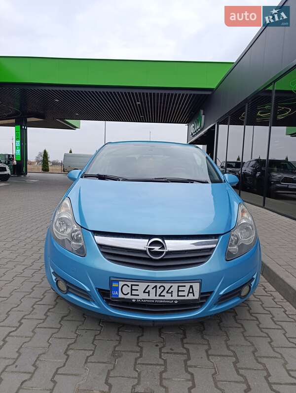 Хэтчбек Opel Corsa 2010 в Черновцах