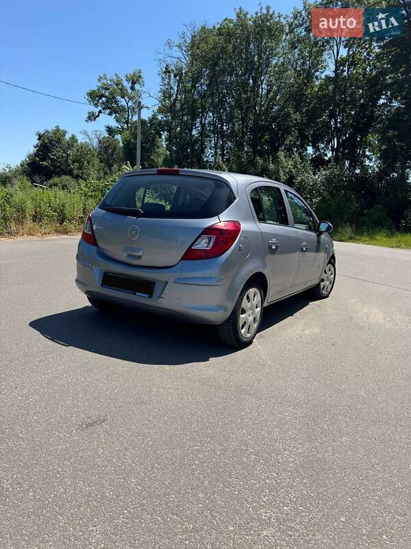 Хэтчбек Opel Corsa 2009 в Львове
