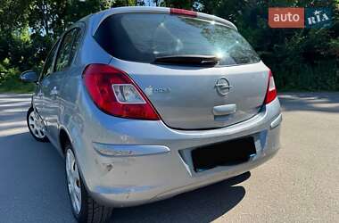 Хэтчбек Opel Corsa 2009 в 