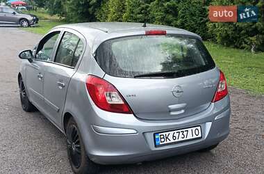 Хэтчбек Opel Corsa 2007 в 
