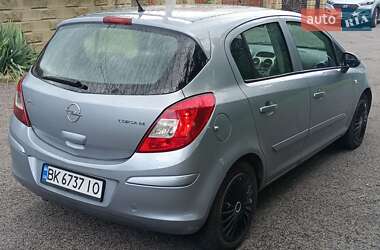 Хэтчбек Opel Corsa 2007 в 