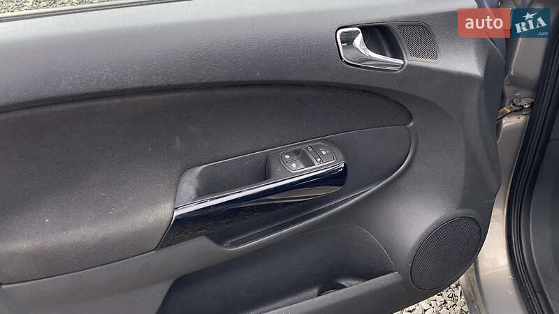Хэтчбек Opel Corsa 2011 в Луцке