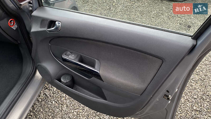 Хэтчбек Opel Corsa 2011 в Луцке