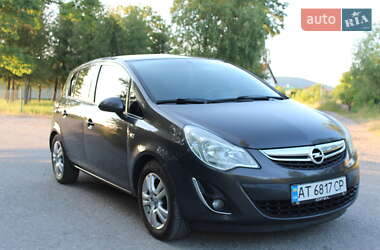Хэтчбек Opel Corsa 2013 в 