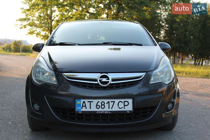 Хэтчбек Opel Corsa 2013 в Ивано-Франковске
