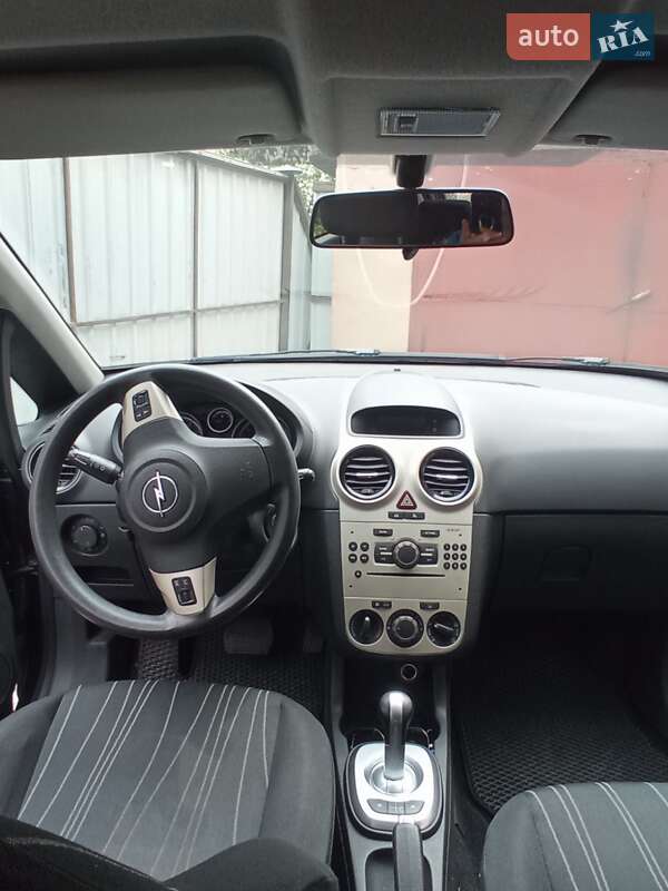Хэтчбек Opel Corsa 2007 в Киеве