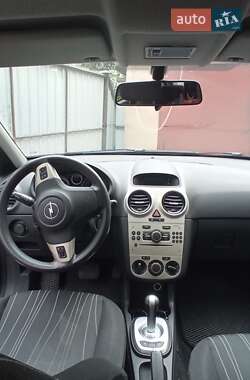 Хэтчбек Opel Corsa 2007 в 