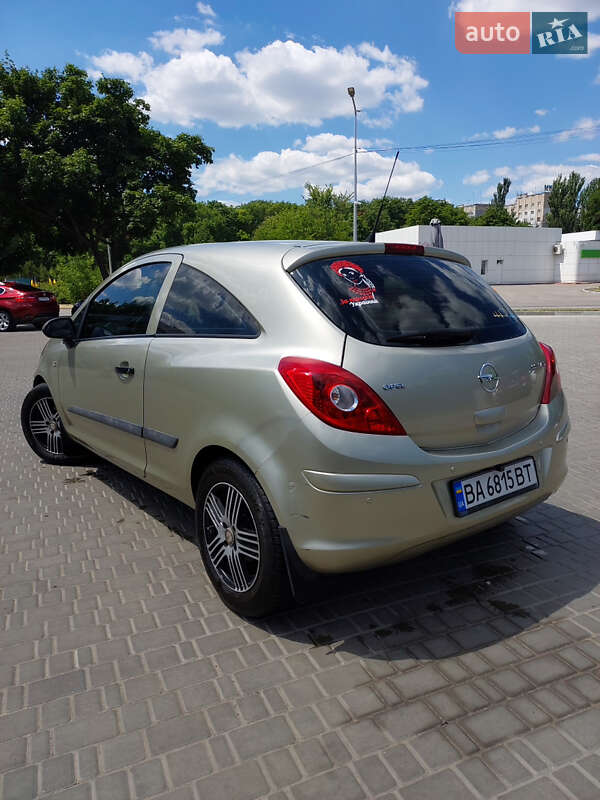Хэтчбек Opel Corsa 2008 в Кропивницком