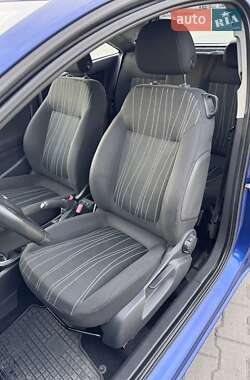 Хэтчбек Opel Corsa 2009 в 