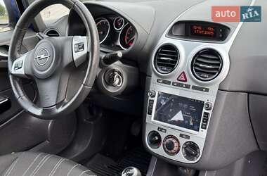 Хэтчбек Opel Corsa 2009 в 