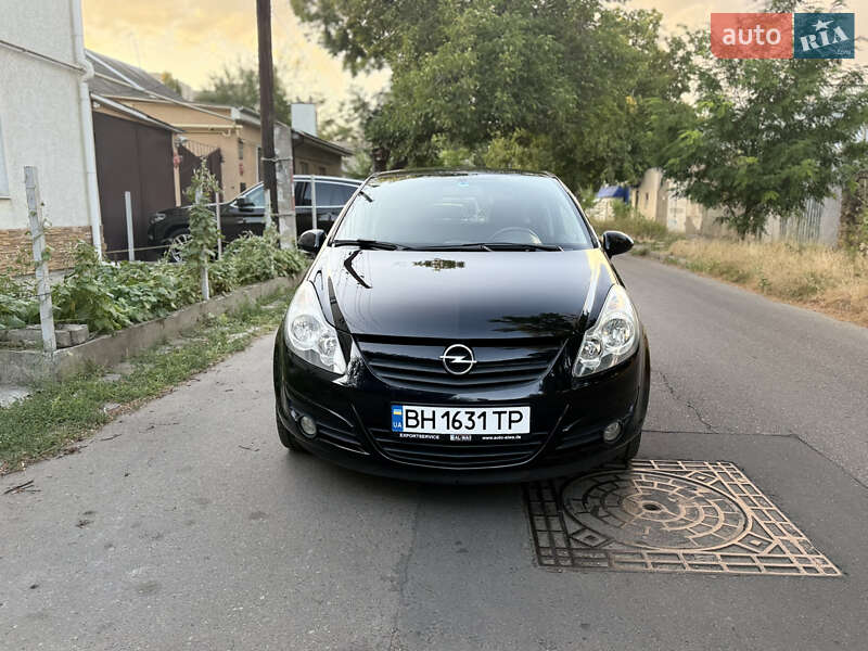 Хэтчбек Opel Corsa 2010 в Одессе