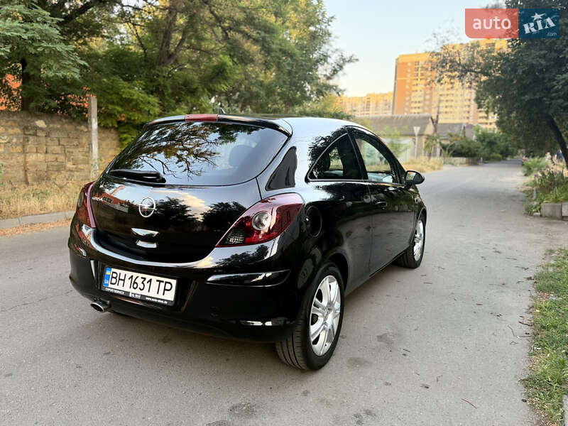 Хэтчбек Opel Corsa 2010 в Одессе