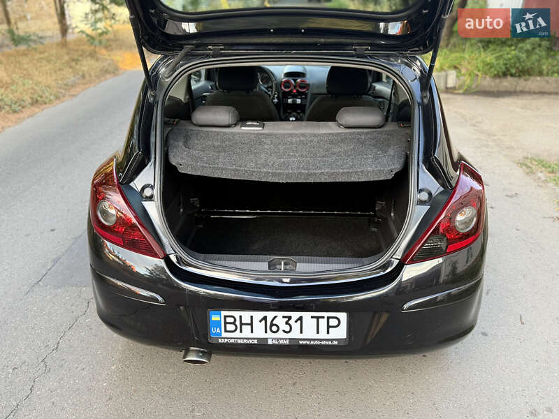 Хэтчбек Opel Corsa 2010 в Одессе