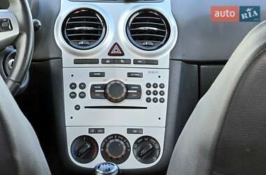 Хэтчбек Opel Corsa 2012 в 