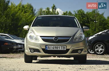 Хетчбек Opel Corsa 2008 в 