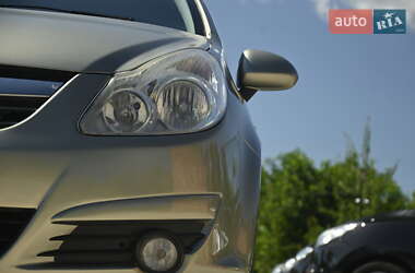 Хетчбек Opel Corsa 2008 в 