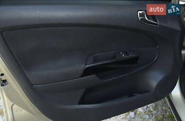 Хетчбек Opel Corsa 2008 в 