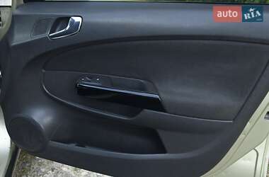 Хетчбек Opel Corsa 2008 в 