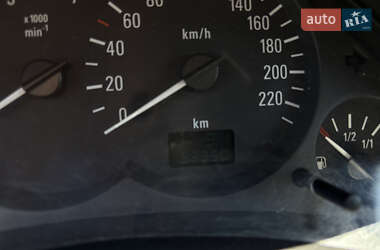 Хэтчбек Opel Corsa 2001 в 