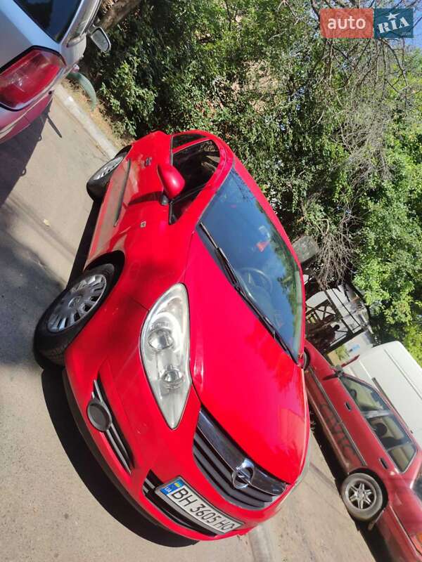 Хэтчбек Opel Corsa 2008 в 