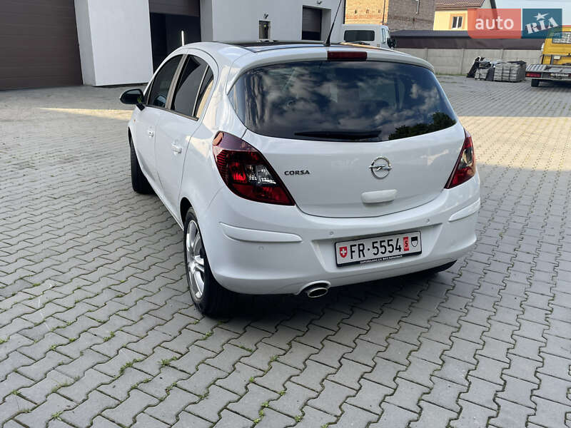 Хетчбек Opel Corsa 2012 в Рівному