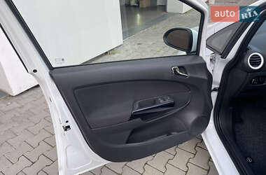Хэтчбек Opel Corsa 2012 в 