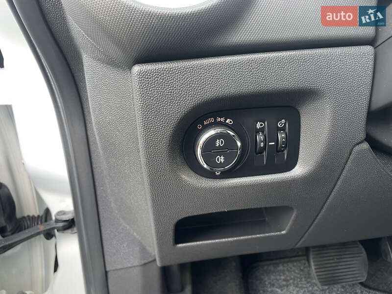 Хетчбек Opel Corsa 2012 в Рівному