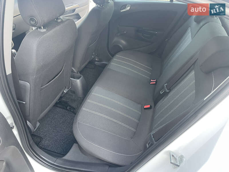 Хетчбек Opel Corsa 2012 в Рівному