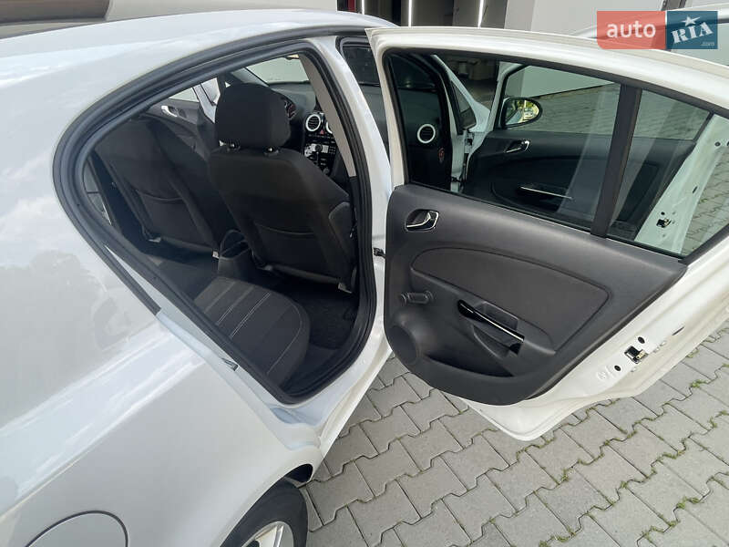 Хетчбек Opel Corsa 2012 в Рівному