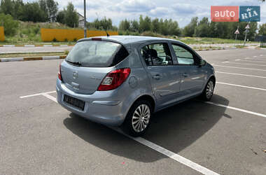Хэтчбек Opel Corsa 2007 в 