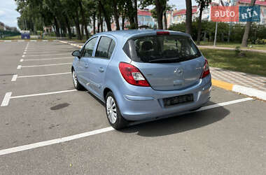 Хэтчбек Opel Corsa 2007 в 