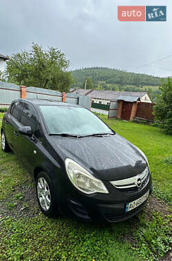 Хэтчбек Opel Corsa 2011 в Львове