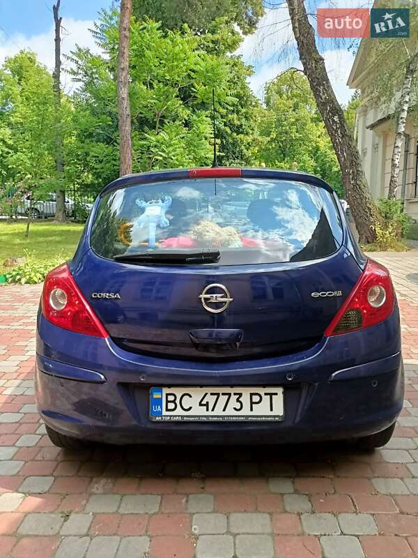 Хэтчбек Opel Corsa 2013 в Львове